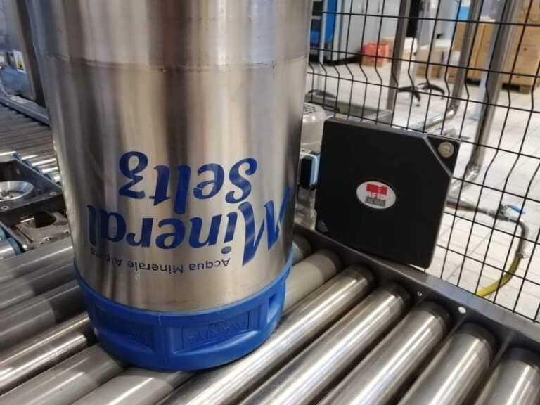 Circular economy: la tecnologia RFID traccia i fusti d’acqua Maniva